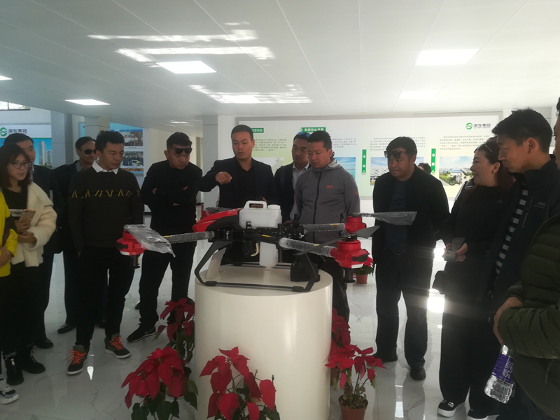 那曲、富陽兩地農業(yè)代表團參觀考察瓶窯基地